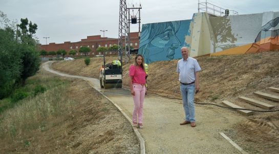 Últimos retoques del acondicionamiento del nuevo tramo del Paseo Fluvial