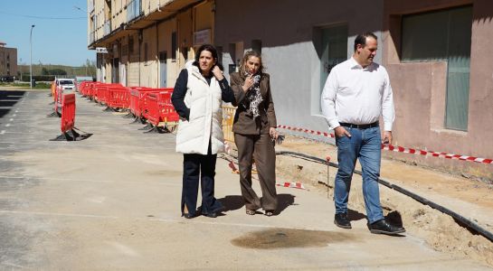 En marcha las obras para la reposición de las aceras en el Barrio del Carmen