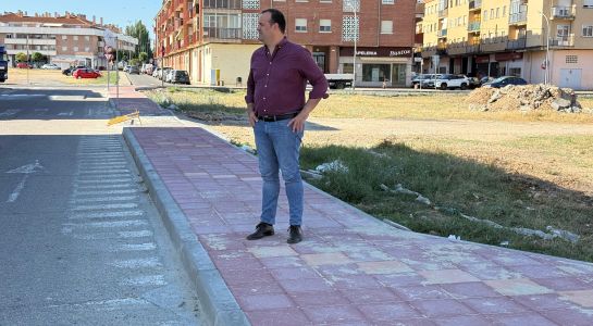 Santa Marta refuerza la seguridad vial y mejora el tránsito peatonal con nuevo acerado en la calle Juan XXIII