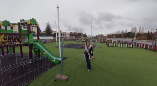 El Ayuntamiento renueva el parque infantil de Aldebarán