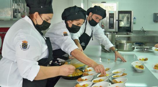 La cocina portuguesa, la elaboración de pan, y el corte de jamón serán los cursos monográficos de noviembre