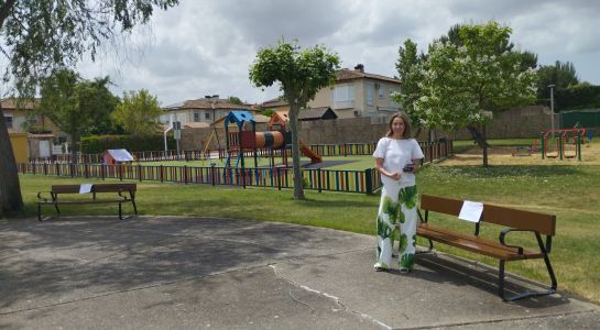 El Ayuntamiento acondiciona el mobiliario urbano