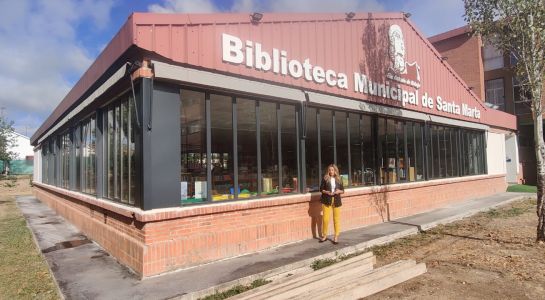 Comienzan las obras para acondicionar la zona exterior de la biblioteca