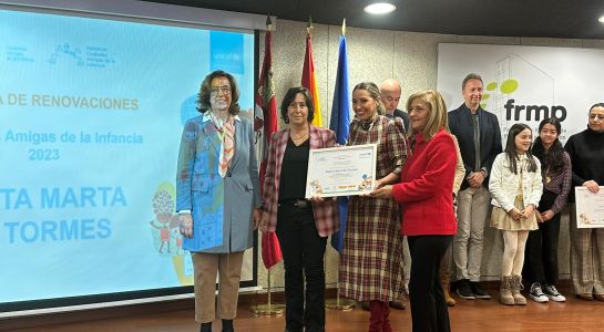Santa Marta recoge el diploma que la acredita como Ciudad Amiga de la Infancia hasta el 2027