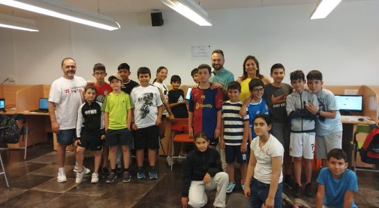Más de cien niños inauguran la programación de los campamentos de verano
