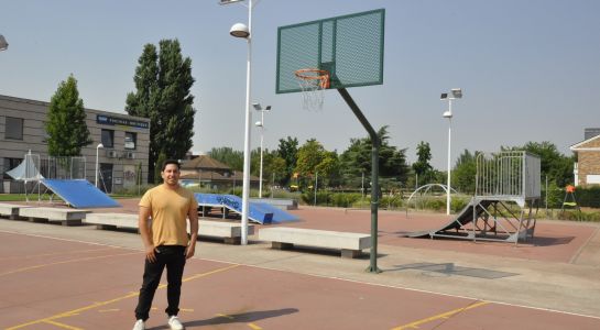 El Ayuntamiento renueva el equipamiento de una de las pistas de la zona deportiva de la avenida Edimburgo