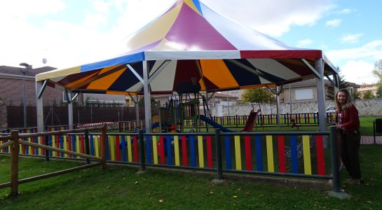 Nueva carpa en el parque infantil de la carretera de Naharros