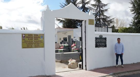 Puesta a punto del cementerio de cara a la celebración de Todos los Santos