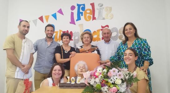 Lola González Varea celebra en Santa Marta su cumpleaños número 107