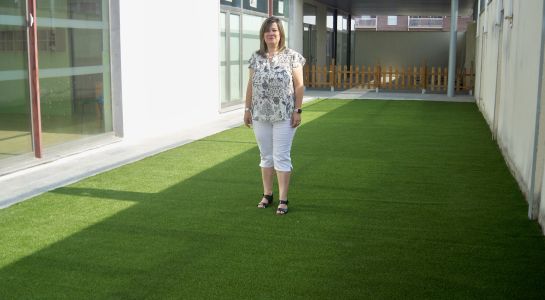Nuevo césped para el patio exterior de la Escuela Infantil