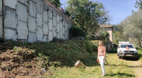 El Ayuntamiento desbroza la ribera del Tormes en la zona del Paseo del Mirador