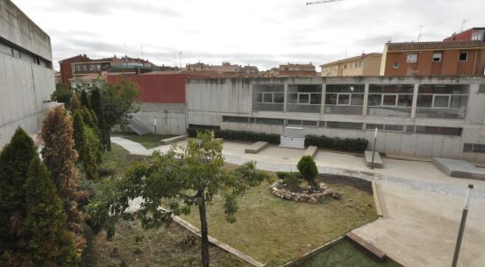Los usuarios de la Escuela de Hostelería  y del Espacio de Innovación suman una renovada zona exterior para el desarrollo de sus actividades