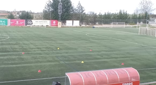 Puesta a punto del campo de fútbol de Valdelagua y del San Casto