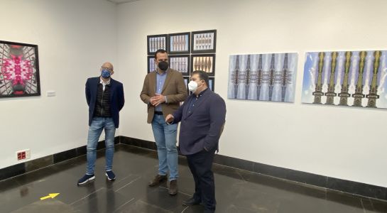 El artista Carlos Pérez muestra sus imágenes digitales, pintura y serigrafía