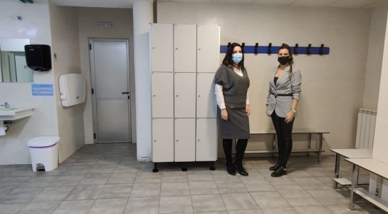 El Ayuntamiento acondiciona las cubiertas del pabellón y del frontón municipal