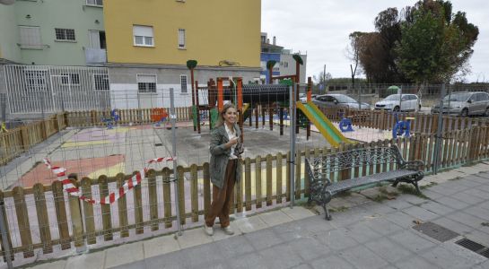 Santa Marta renueva los juegos, el suelo y la valla perimetral del parque infantil de la plaza Castilla y León