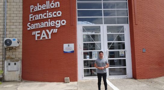 Renovación de las puertas del pabellón Francisco Samaniego 'Fay'