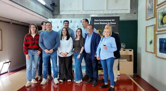 La Escuela de Hostelería de Santa Marta acoge el fallo del jurado del II Concurso de Quesos enmarcado en la Feria Internacional de Hinojosa