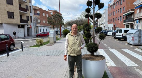 Finaliza la reordenación y el cambio de imagen de la zona ajardinada de la calle Bajada del Río