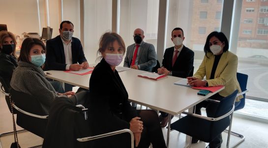 El alcalde se reúne con los bancos para conocer las medidas que se implantarán para ayudar a los mayores y vulnerables