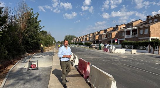 Nueva rotonda en el acceso a las urbanizaciones Almendares. Los Olivos y Los Sauces