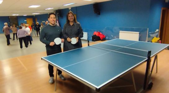 Santa Marta amplía la oferta deportiva y de ocio de los mayores con nuevo equipamiebnto para la práctica de tenis de mesa