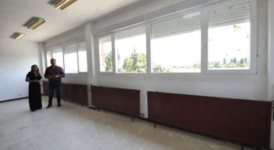Continúa el proyecto de aislamiento  térmico del Colegio Miguel Hernández con la sustitución de seis ventanas